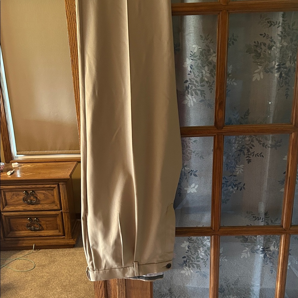 Haggar Men's Khaki Chinos